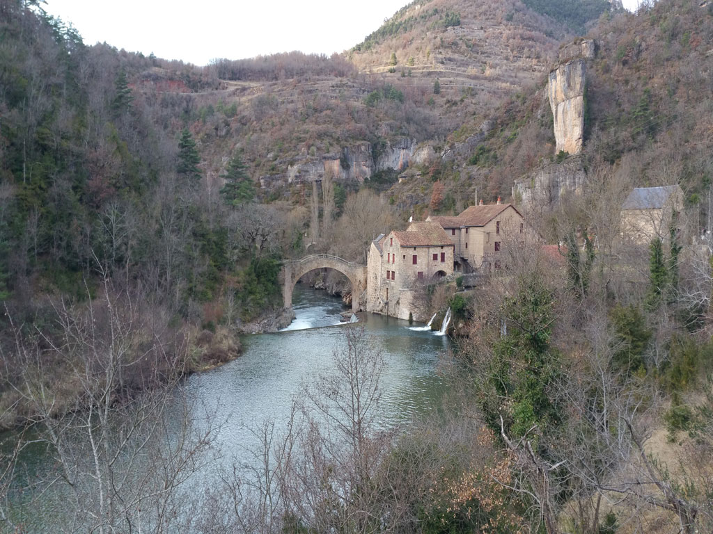 La magnifique Dourbie et ses eaux cristallines en Aveyron 